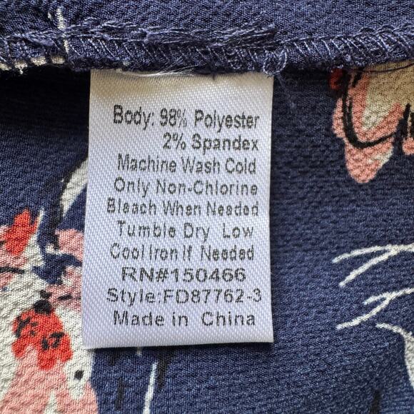 Fun2fun Kenmore Split Neck Floral Blouse in Blue NWOT Size Small - Picture 8 of 9